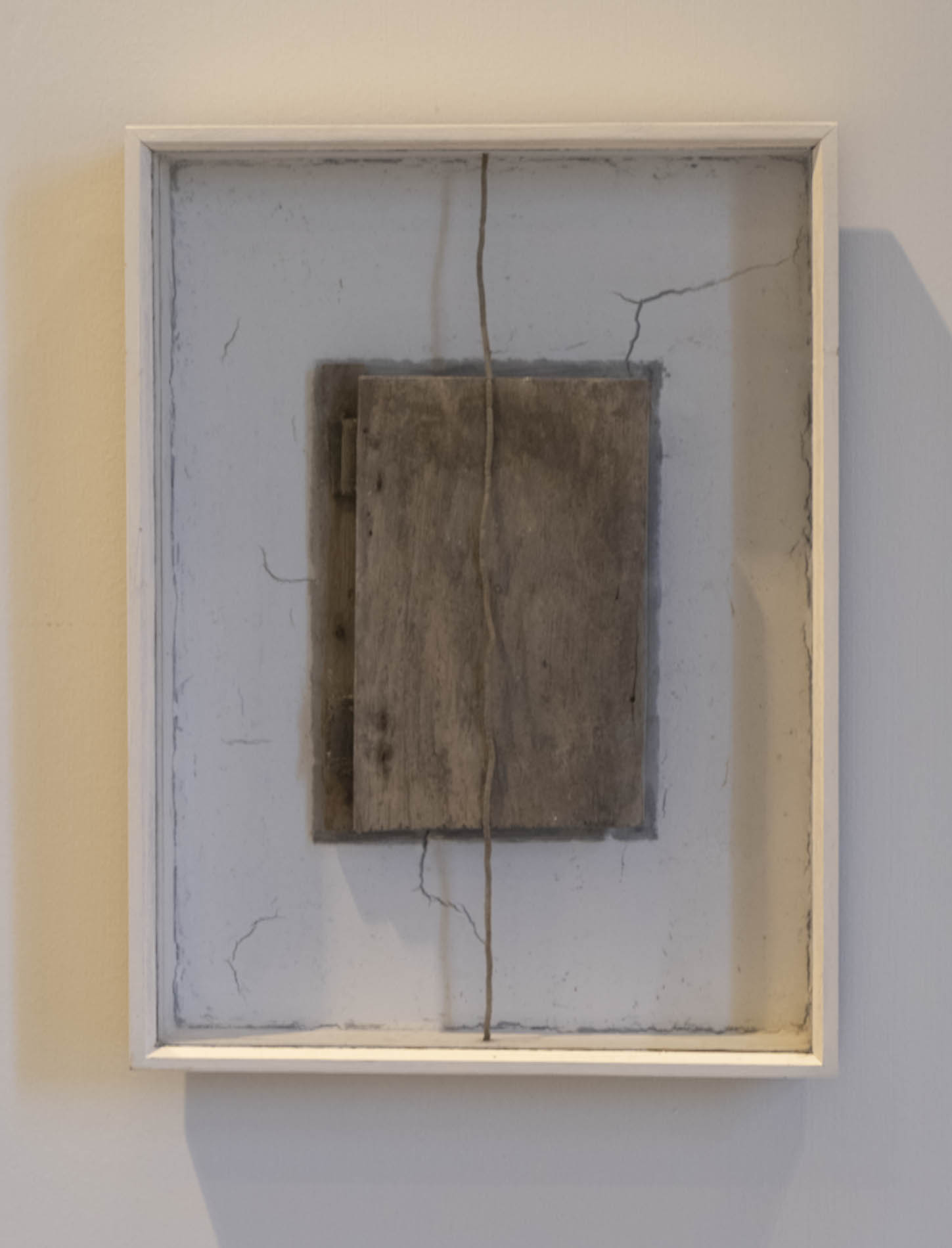 grijs achterpoortje by Camiel Van Breedam