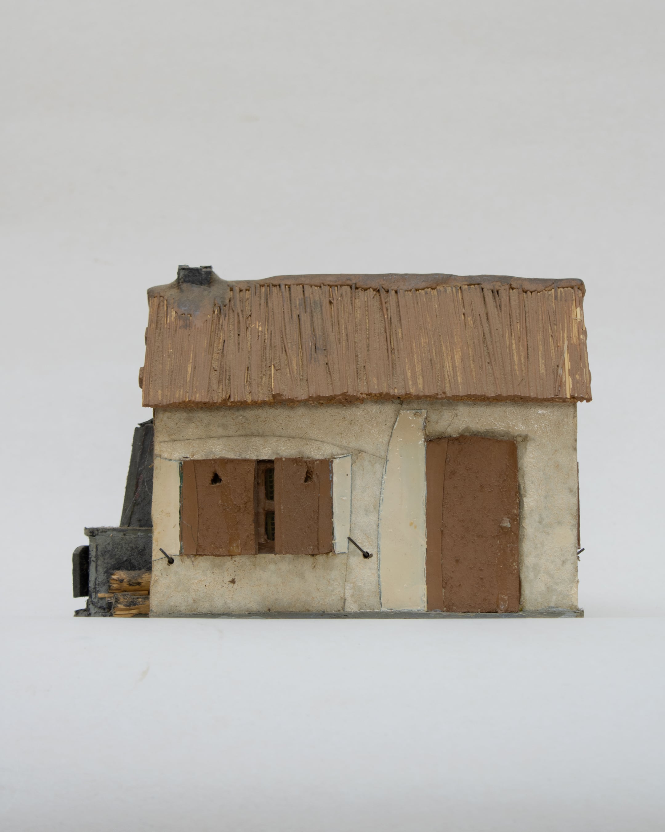 House with thatched roof by Geran Knol