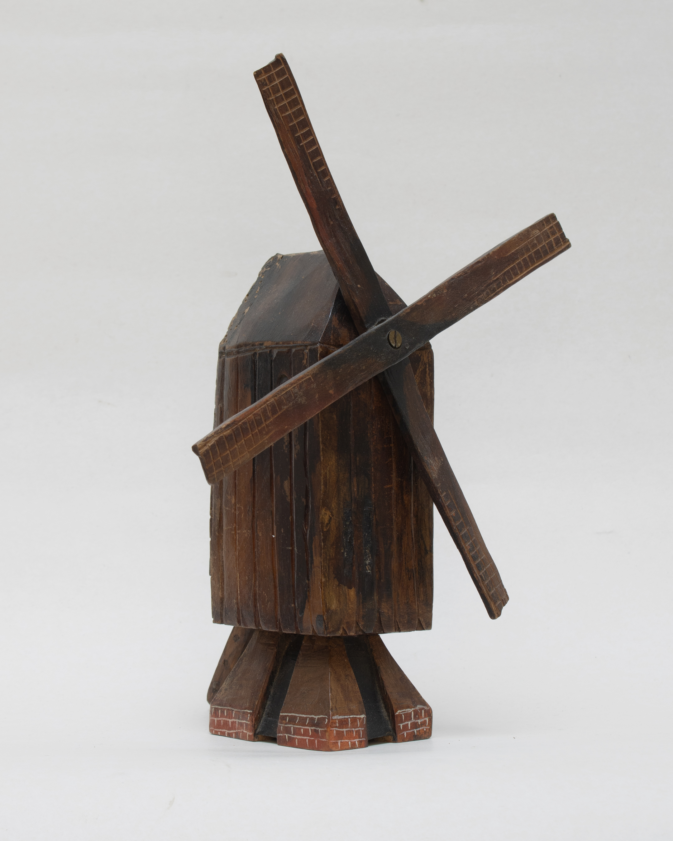 Wooden Dutch windmill by Geran Knol