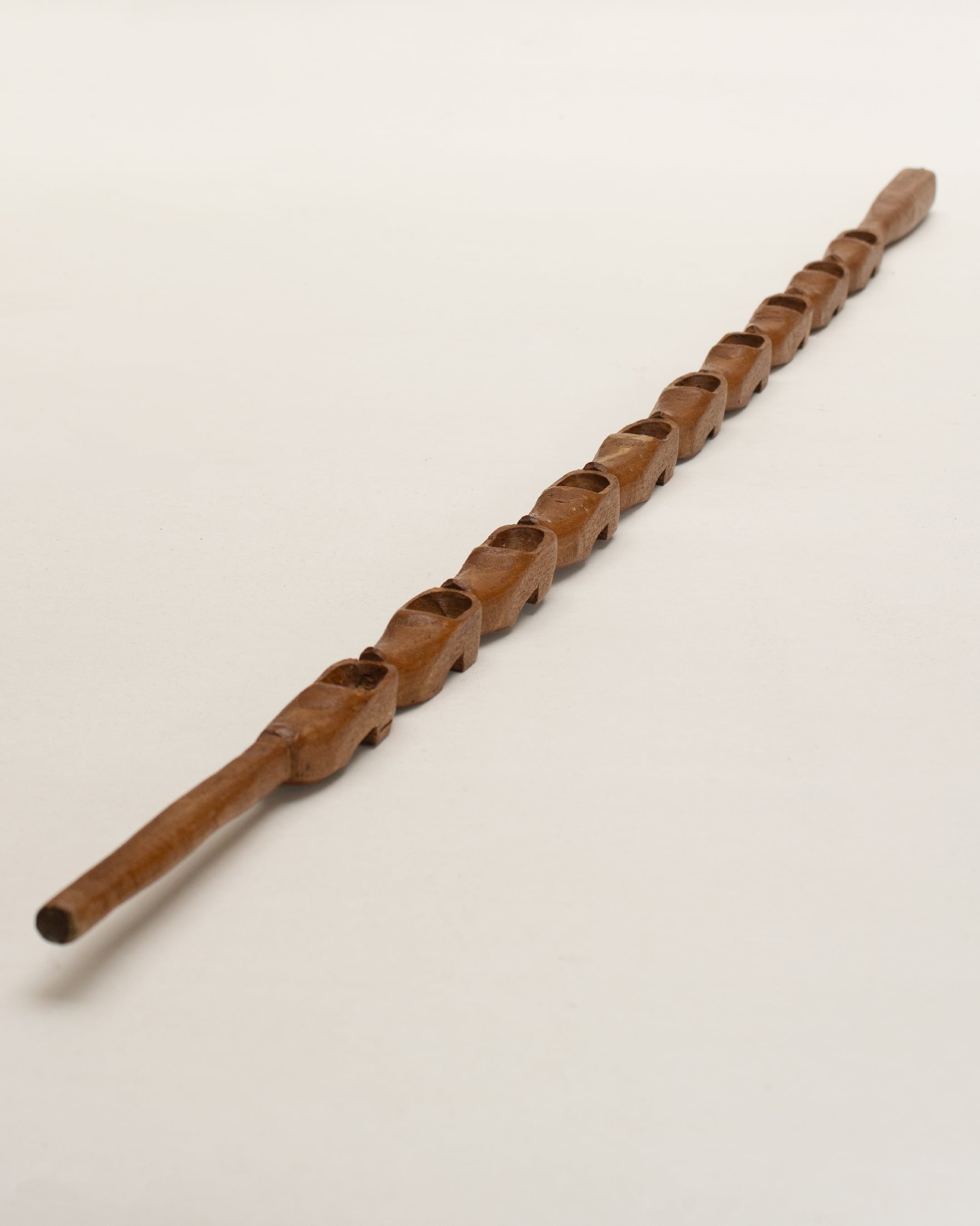 Clog-shaped measuring stick by Geran Knol
