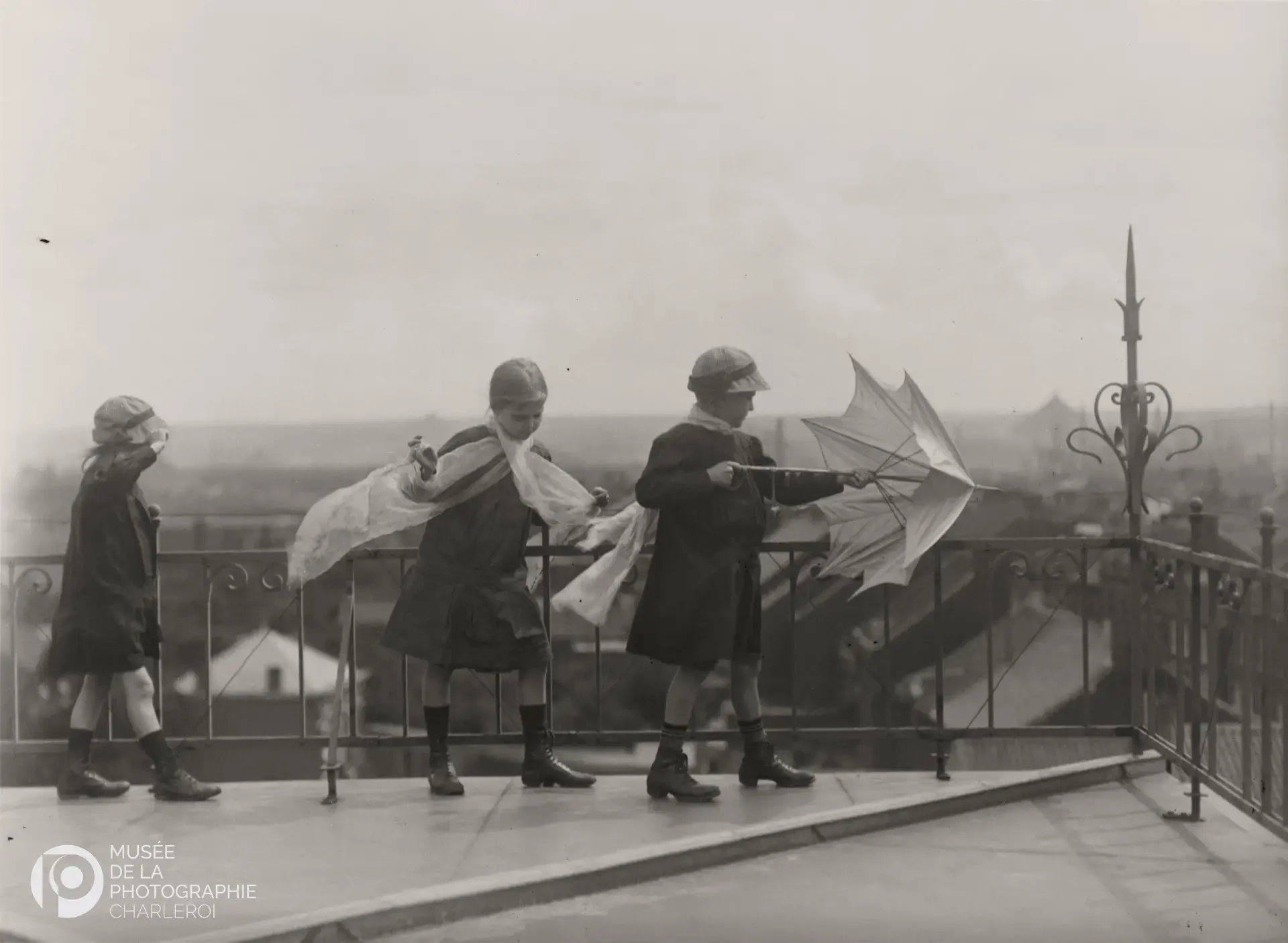 Eté 1917, Gilly by Léonard Misonne
